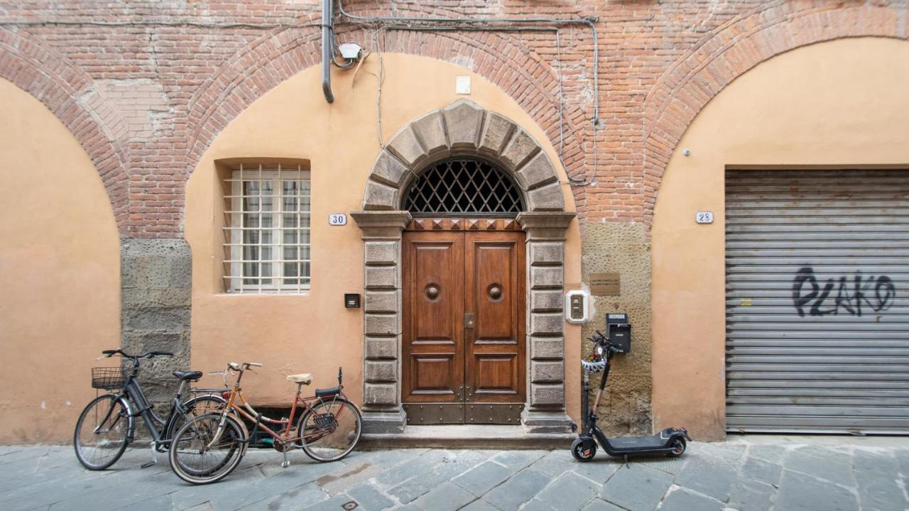 Augusto'S Apartment Lucca Exterior photo